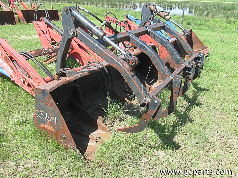 2360 VERS 8FT BUCKET W/ GRAPPLE